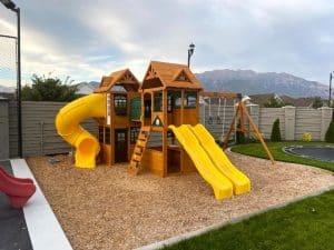 Read more about the article Swing Sets vs. Playhouses: Which Is Right for Your Family?